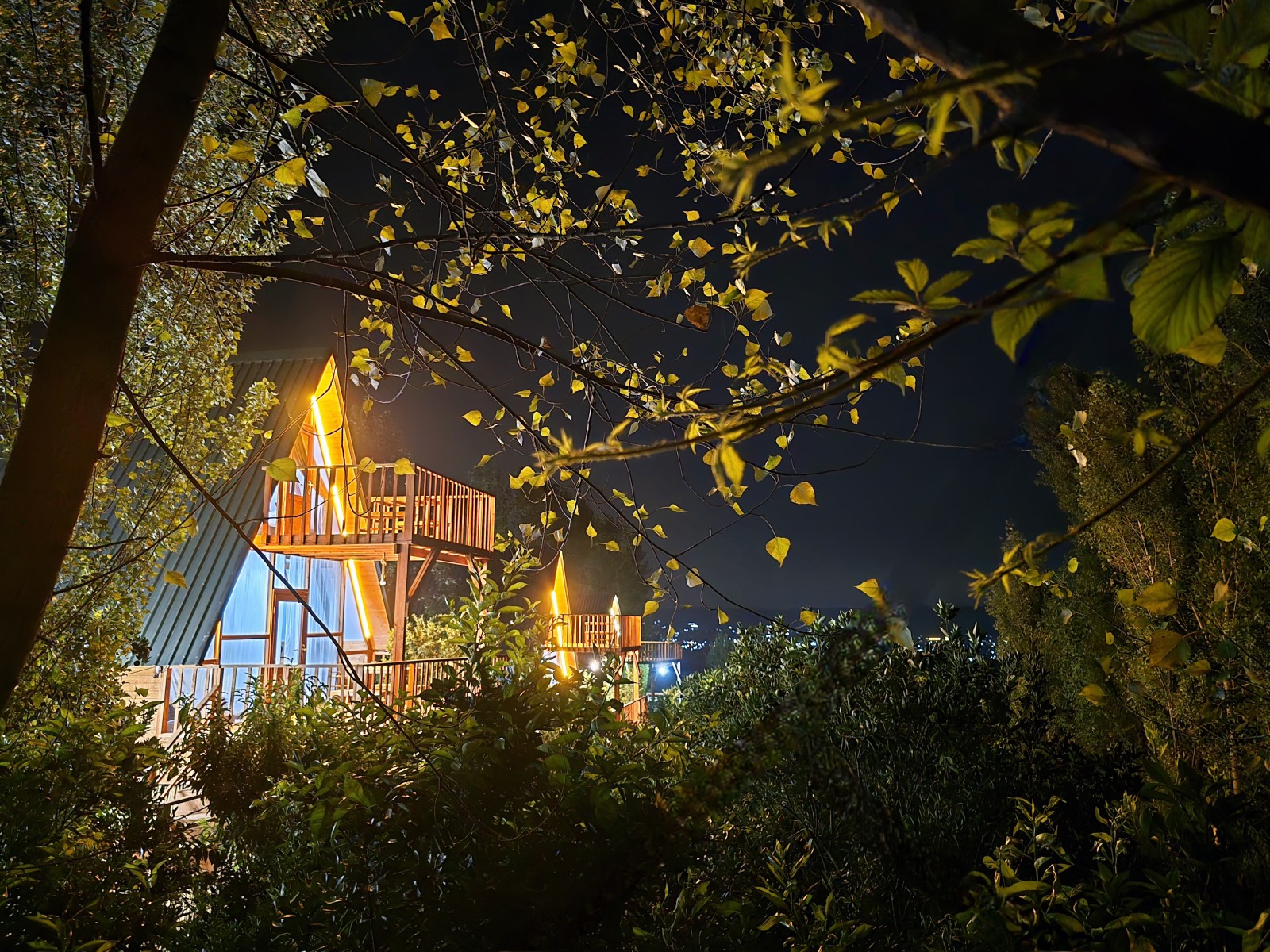 کلبه سوئیسی دوبلکس تی تی