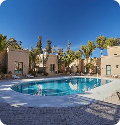 دنج جنگلی روستای با صدای پرندگان و لب رودخانه